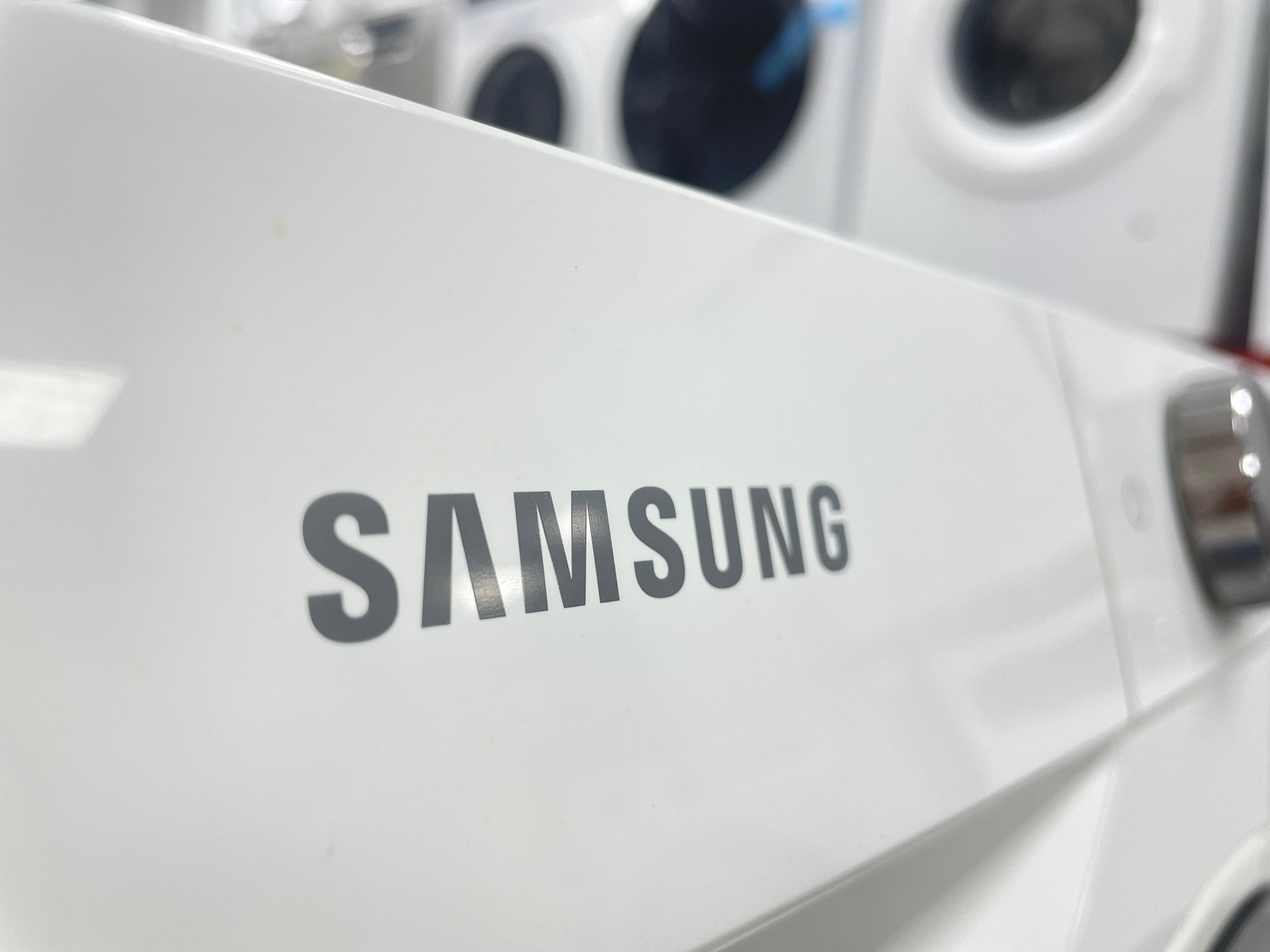 Defolu SAMSUNG 10 5 KG 1400 DEVİR WİFİ ÖZELLİKLİ BEYAZ ÇAMAŞIR MAKİNASI